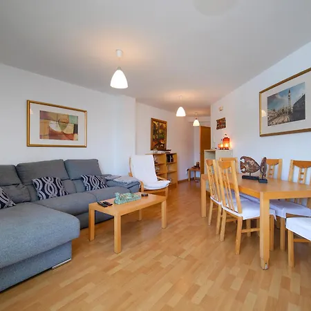 Apartman Mirando A *